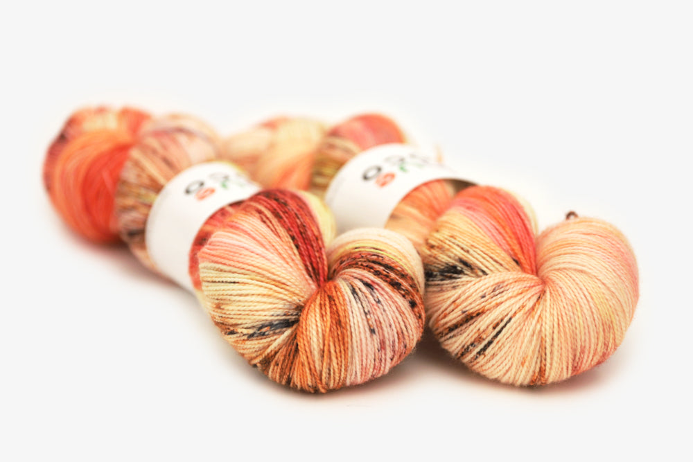 speckled hand dyed bright orange coral pink spun xl yarn