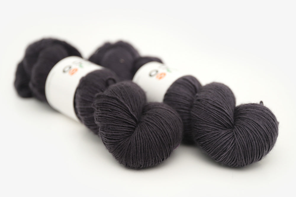 semisolid hand dyed dark gray black single sock yarn